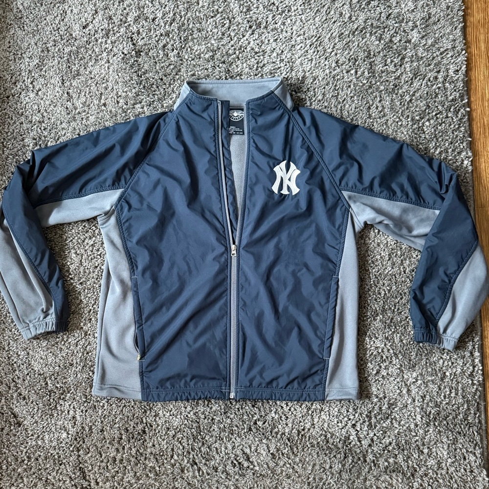 New York Yankees Charles River Windbreaker Jacket – Size Small